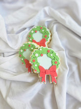 Charger l'image dans la galerie, Grinch Wreath debosser and Cutter STL File or physical product available