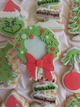 Charger l'image dans la galerie, Grinch Wreath debosser and Cutter STL File or physical product available