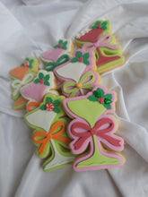 Cargar imagen en el visor de la galería, Martini with Holly debosser and Cutter STL File or physical product available