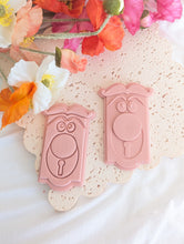 Cargar imagen en el visor de la galería, Alice in Wonderland Door Handle Debosser and Cutter STL File or physical procuct available