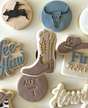 Load image into Gallery viewer, Cowboy Boot Debosser and Cutter
