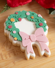 Cargar imagen en el visor de la galería, Grinch Wreath debosser and Cutter STL File or physical product available
