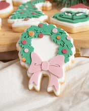 Cargar imagen en el visor de la galería, Grinch Wreath debosser and Cutter STL File or physical product available
