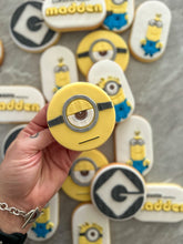 Cargar imagen en el visor de la galería, Stuart the Minion Straight Face Debosser
