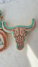 Charger l'image dans la galerie, Bull Skull debosser and Cutter
