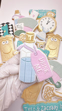 Charger l&#39;image dans la galerie, Drink Me Bottle  Debosser and Cutter
