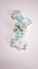 Load image into Gallery viewer, Mini Alice in Onderland Set debosser and cutters
