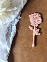 Load image into Gallery viewer, Long stem rose Debosser and Cutter
