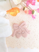 Charger l&#39;image dans la galerie, Strawberry Bow Debosser and Cutter
