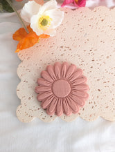 Charger l&#39;image dans la galerie, Sunflower Debosser and Cutter
