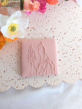 Charger l&#39;image dans la galerie, Villain line art Fondant Debossers

