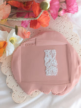 Charger l&#39;image dans la galerie, Lace Border Fondant Debosser
