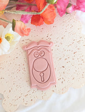 Cargar imagen en el visor de la galería, Alice in Wonderland Door Handle Debosser and Cutter STL File or physical procuct available
