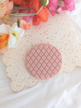 Charger l&#39;image dans la galerie, Diamond Pattern Fondant Stamp
