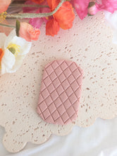 Charger l&#39;image dans la galerie, Diamond Pattern Fondant Stamp
