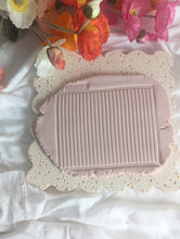 Load image into Gallery viewer, Stripe Pattern Fondant Debosser

