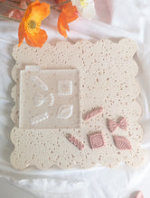 Cargar imagen en el visor de la galería, Pasta Shapes Acrylic Mould plate
