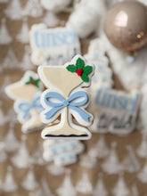 Cargar imagen en el visor de la galería, Martini with Holly debosser and Cutter STL File or physical product available
