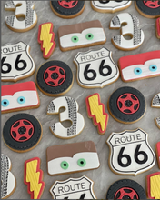 Load image into Gallery viewer, Tyre Track Pattern Fondant debosser
