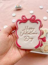 Cargar imagen en el visor de la galería, Happy Valentines Day Bow Frame debosser and cutter
