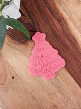 Load image into Gallery viewer, Christmas Tree debosser and cutter
