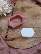 Charger l&#39;image dans la galerie, medium wide Hexagon cookie cutter
