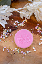 Cargar imagen en el visor de la galería, &#39;All the Bunny Love Me&#39; Fondant Debosser
