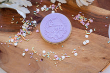 Cargar imagen en el visor de la galería, Happy Easter Fondant debosser
