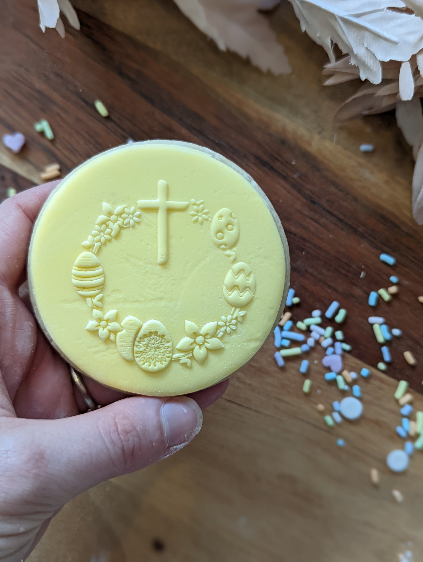 Easter Wreath Fondant debosser