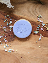 Cargar imagen en el visor de la galería, Mushroom Fondant debosser
