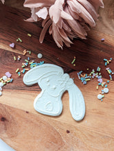Cargar imagen en el visor de la galería, Bunny debosser and Cutter
