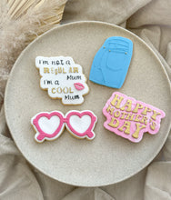 Charger l&#39;image dans la galerie, Heart Sunnies debosser and Cutter
