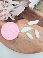 Load image into Gallery viewer, Feather Silicone Mould
