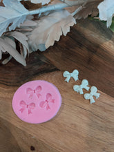 Load image into Gallery viewer, Bows Silicone Mould
