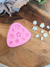 Charger l&#39;image dans la galerie, Flowers Silicone Mould

