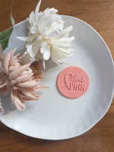 Cargar imagen en el visor de la galería, Think Pink Fondant debosser
