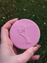 Charger l&#39;image dans la galerie, Love Heart Hands Fondant Debosser
