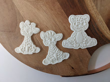 Cargar imagen en el visor de la galería, Giraffe Embosser and Cutter
