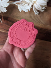 Load image into Gallery viewer, Wreath debosser and cutter
