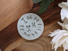Cargar imagen en el visor de la galería, Bows Silicone Mould
