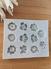Charger l&#39;image dans la galerie, Flowers Silicone Mould
