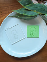 Load image into Gallery viewer, Dolores Fondant debosser

