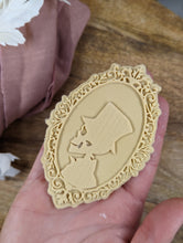 Charger l&#39;image dans la galerie, Vintage Skull frame debosser and Cutter
