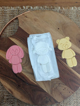 Cargar imagen en el visor de la galería, 3 Part Bunny, Bear and Sheep Stamp and Cutter Set
