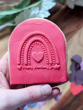 Cargar imagen en el visor de la galería, Valentines Day Rainbow Fondant debosser
