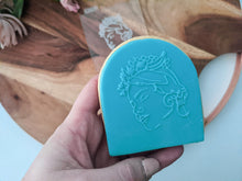 Load image into Gallery viewer, Women Face outline  Fondant debosser
