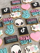 Load image into Gallery viewer, Queen Tiktok Fondant debosser
